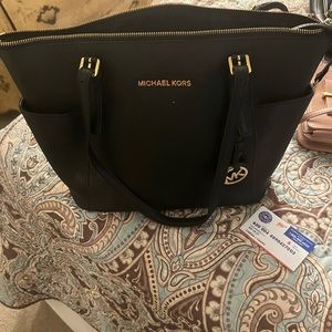 Micheal Kors purse